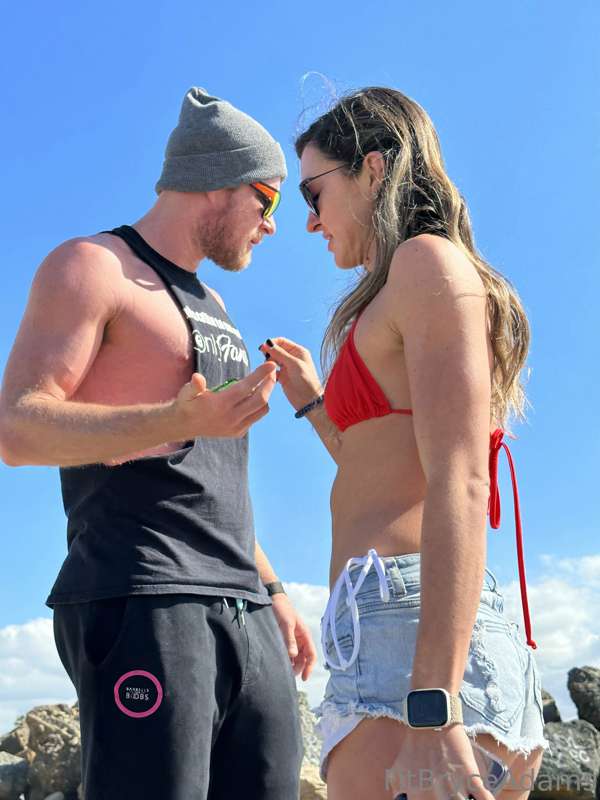 Beef jerky handoff, Archers sugar free to be exact 😼 @tmotp