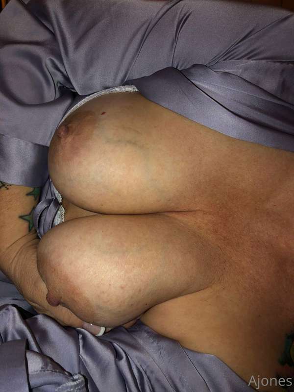 Watch me play with my wet pussy!!!
❤️🦶🍑🐱🍒💦🦵 12