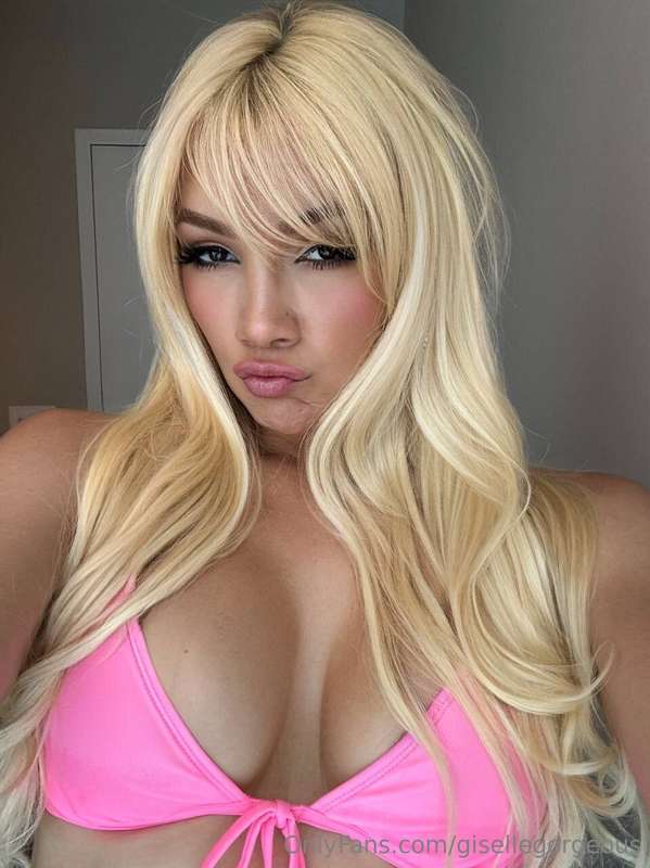 Bangs or no bangs??? 😉💕💇🏼‍♀️