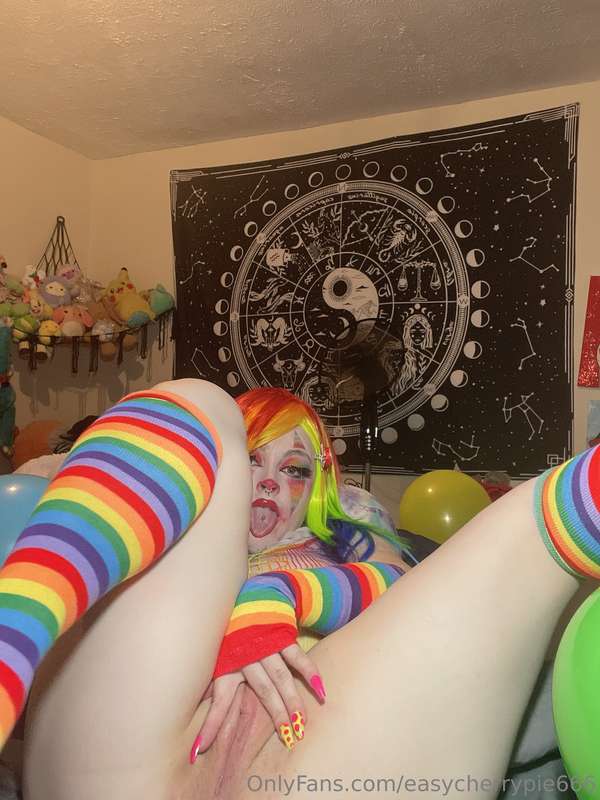 Do you like clussy ?🤡❤️💙 2