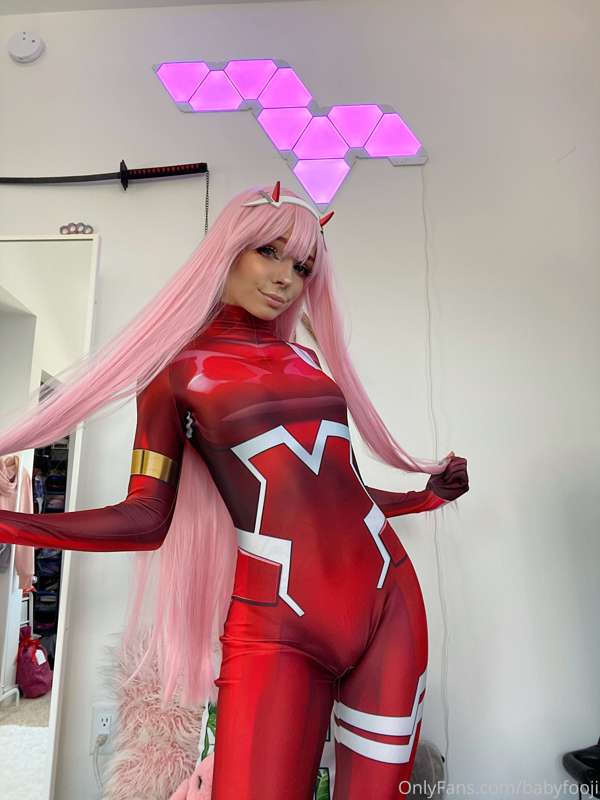Zero Two set pt. 5 🌸🖤🧠🌩🍭🧸 10