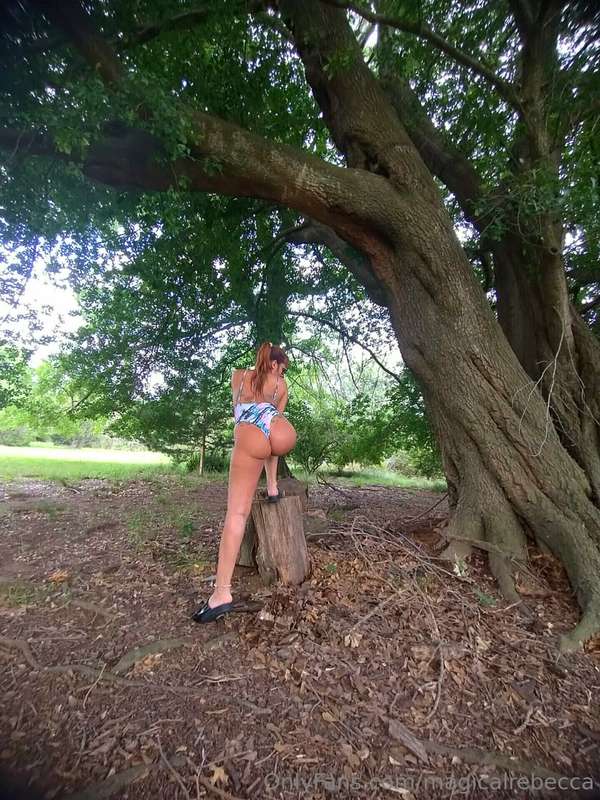 Any lumberjack nearby who wants to help me? 🪵🪓