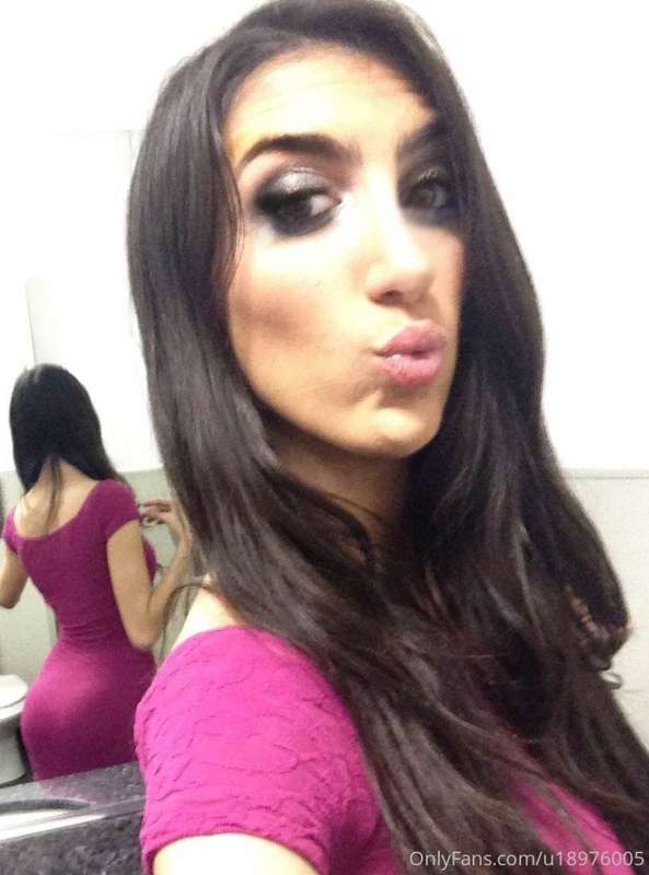 Sexyarmenian.com 


Cummmm playyyyy daddy let’s get closer 💦..