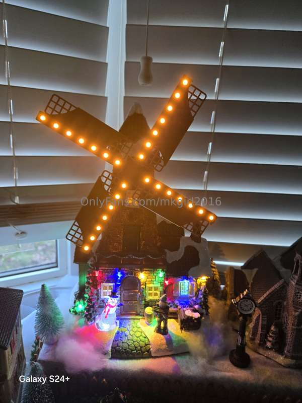 Happy holidays, everyone!!!! I've been so busy, making our h.. 3
