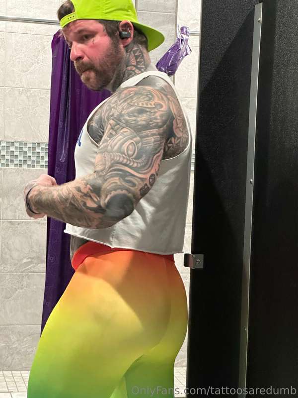LOVE these meggings! 🌈 2