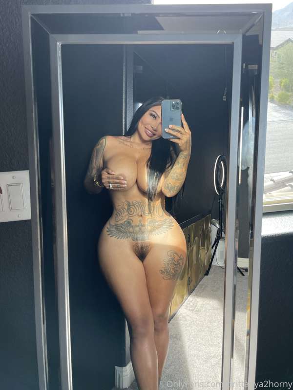 I love taking naked pics for you?😽 @seebrittanya