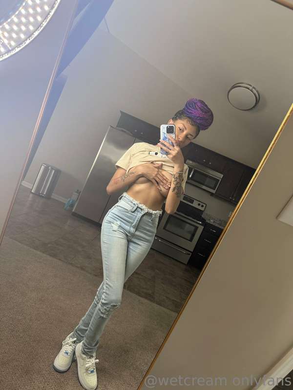 tittys out😏 tip