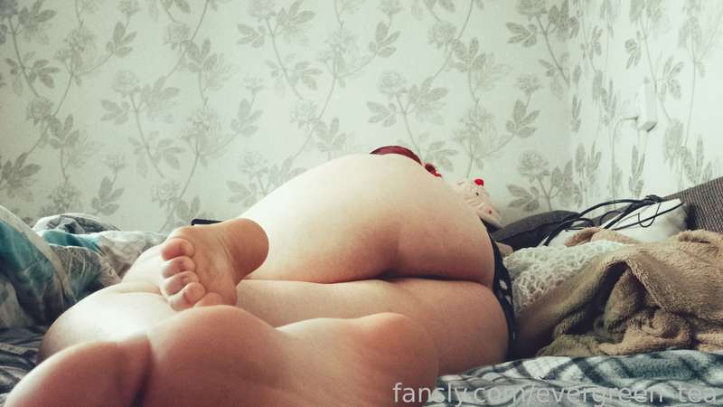 Evergreen_Tea - Fansly - 28 May, 2024 7
