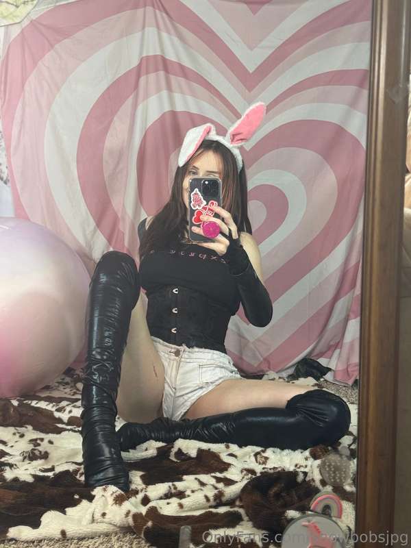 do you like my outfit? I’m making ~SFW~ content for the ~oth..