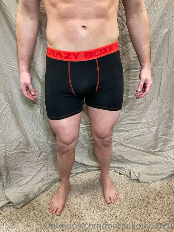 don't you just wanna suck on his amazing nipples! 10