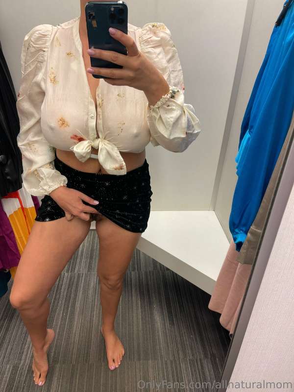 Random lunch break dressing room try on 😜 19