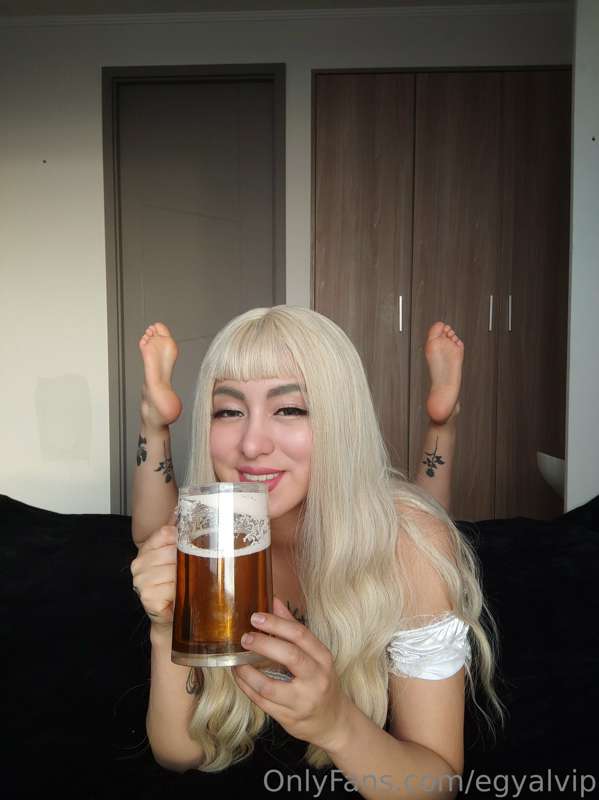 OKTOBER FEST SET: FEET EDITION (+40 PICS) 2