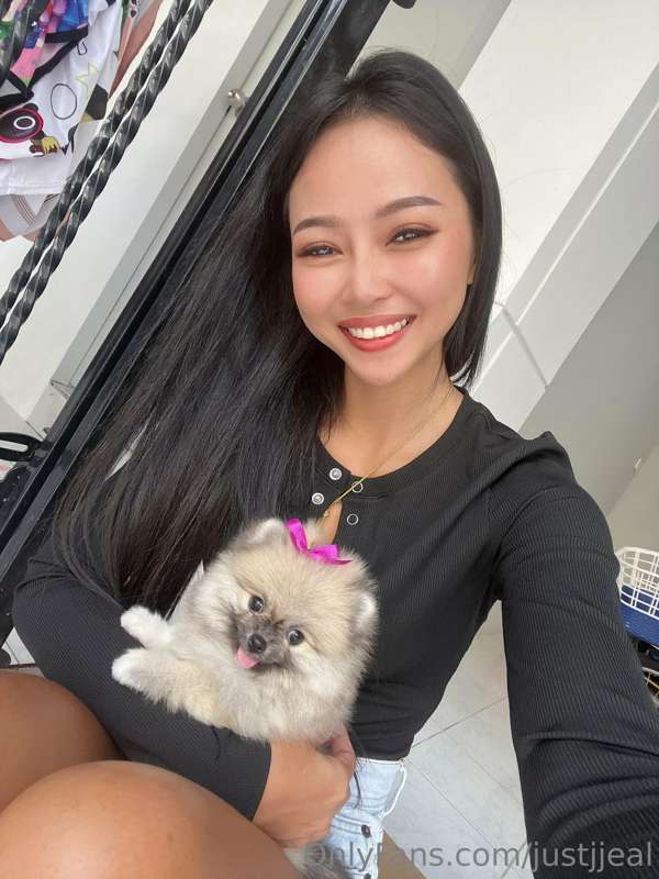 **Who is more cute??** 🥰