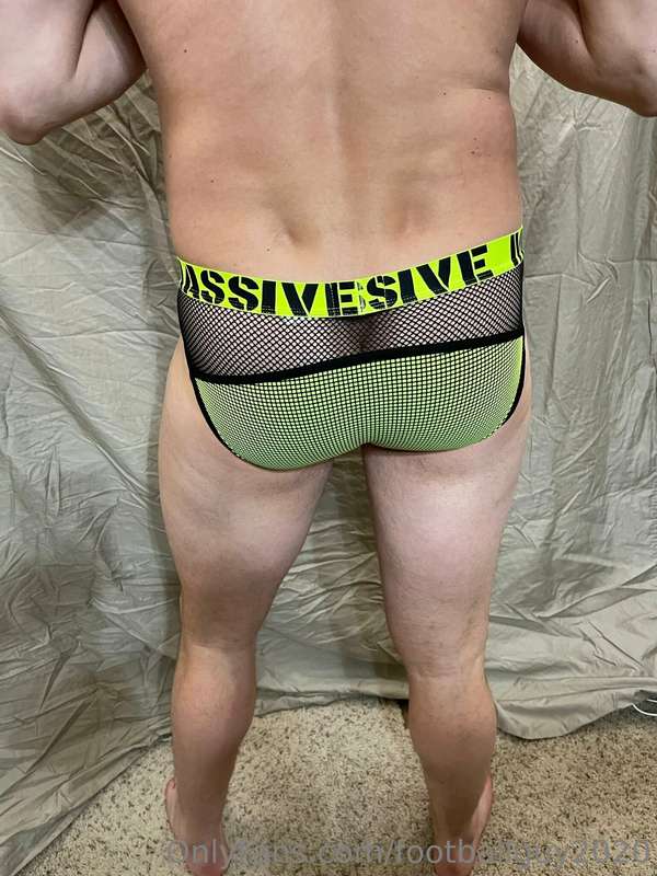 Sexy massive briefs! 2