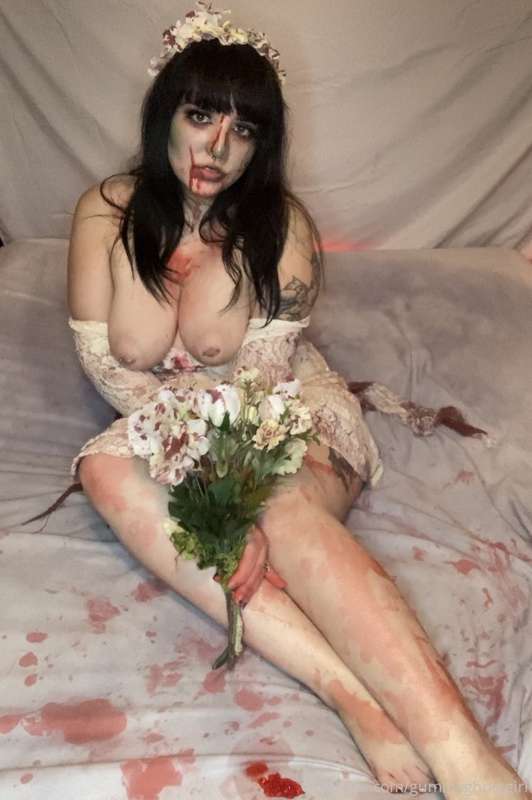 Till death do us part, then I’m gonna eat ya💀❤️ 13