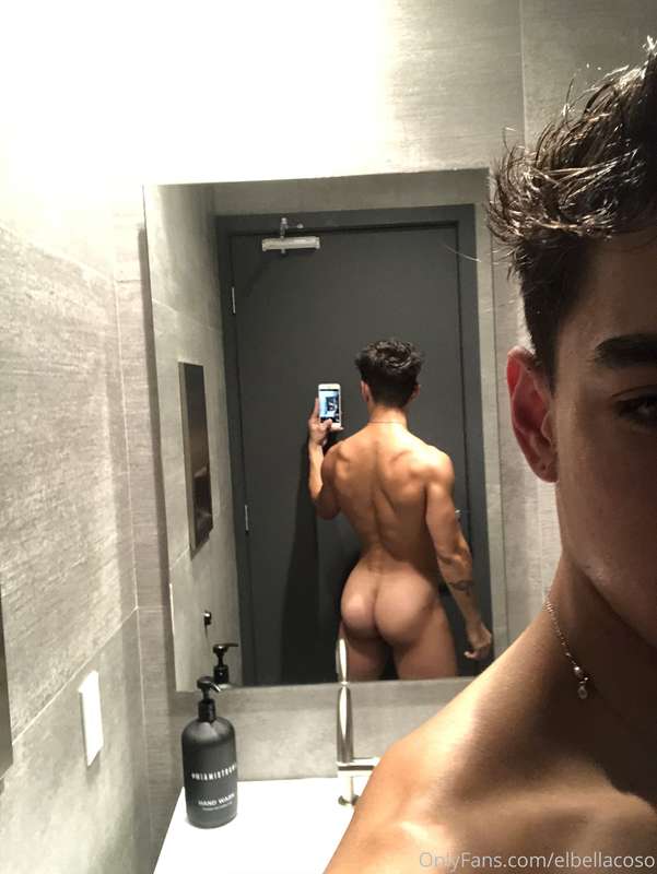 Anyone else get horny after the gym?? Time to film I guess 😈 2