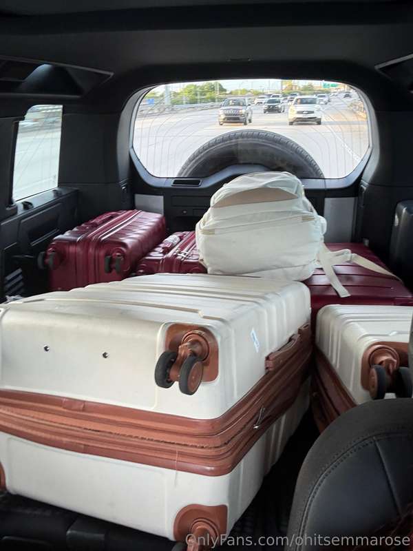 As you can see, I travel pretty lite 😂 