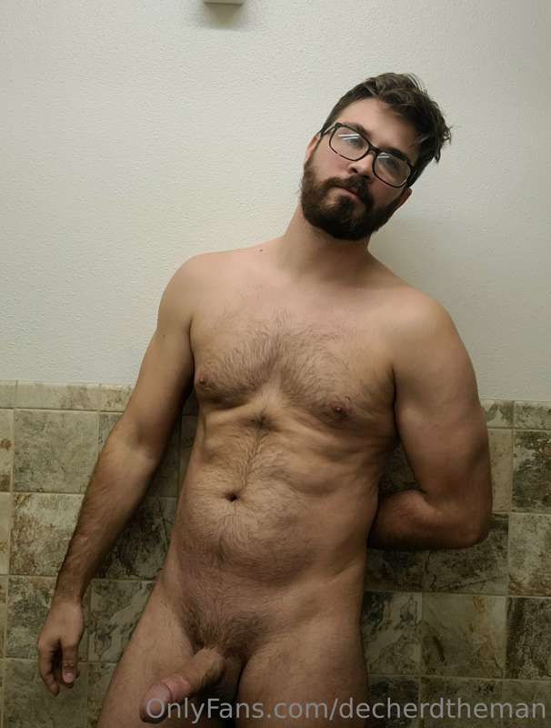 Hey, 1 or 2 for a non-onlyfans post?
I just got over a gnarl.. 2