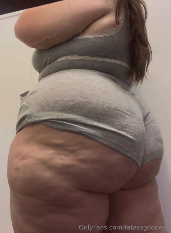 Fatassgoddess - Onlyfans - 30 Mar, 2025