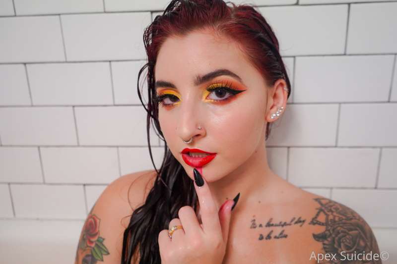 Who likes artsy nudes? 18