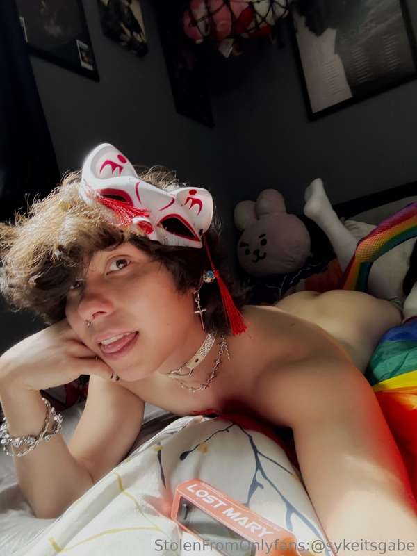Happy pride month! 🏳️‍🌈🌈video coming tomorrow (; enjoy these.. 21