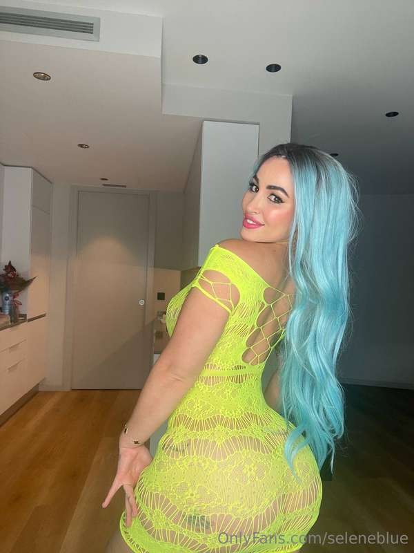 Does my butt look good in this ?😜🔥