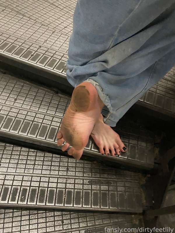 Dirtyfeetlily - Fansly - 25 Mar, 2025 3