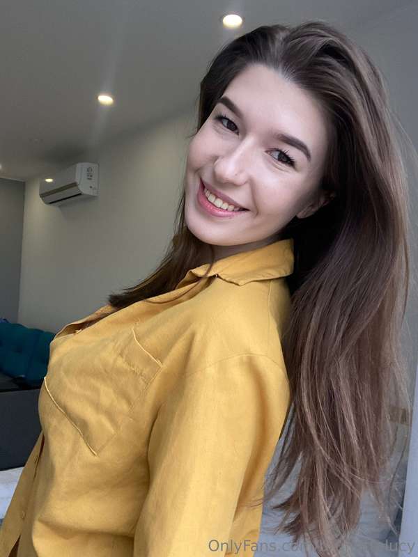 Yellow color is happy color😇🤭