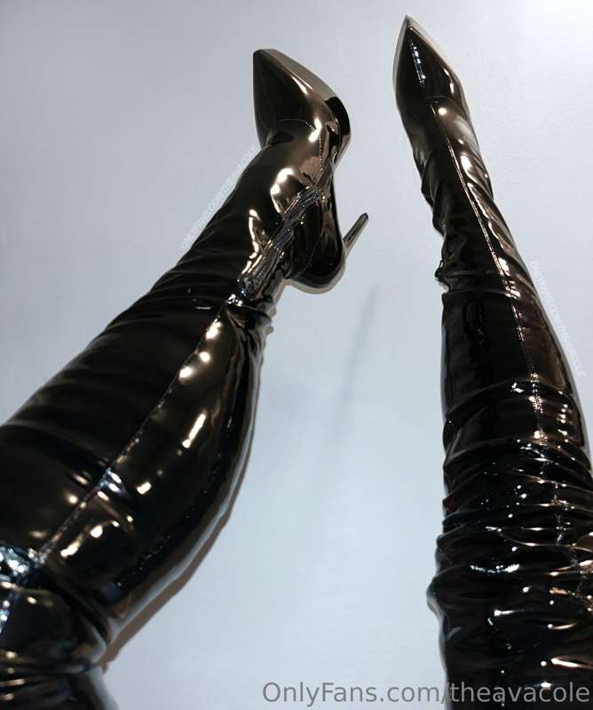 # **LICK THEM CLEAN, BETA BOY...** 😈