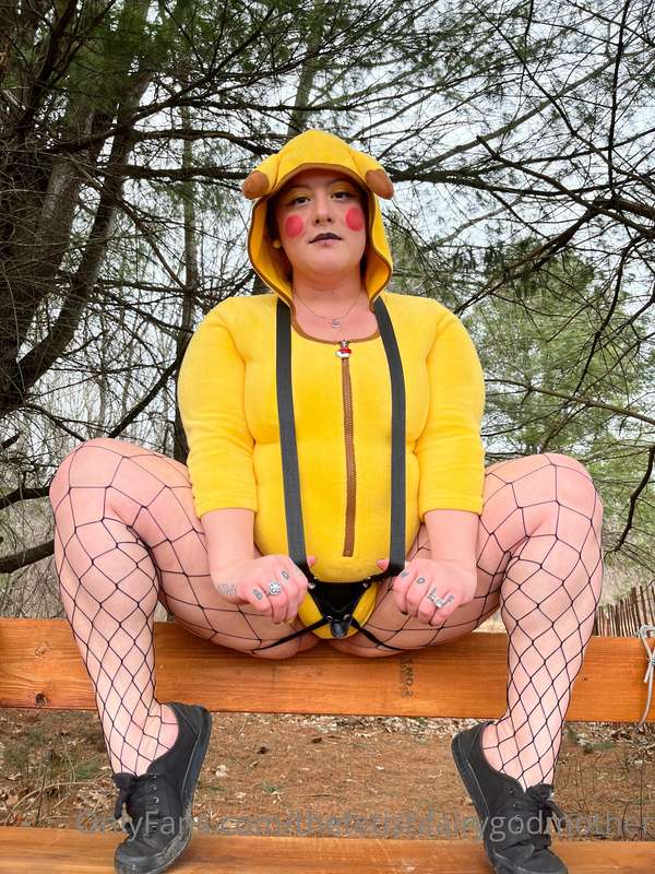 Peggachu!!! In the wild being feral!! 31