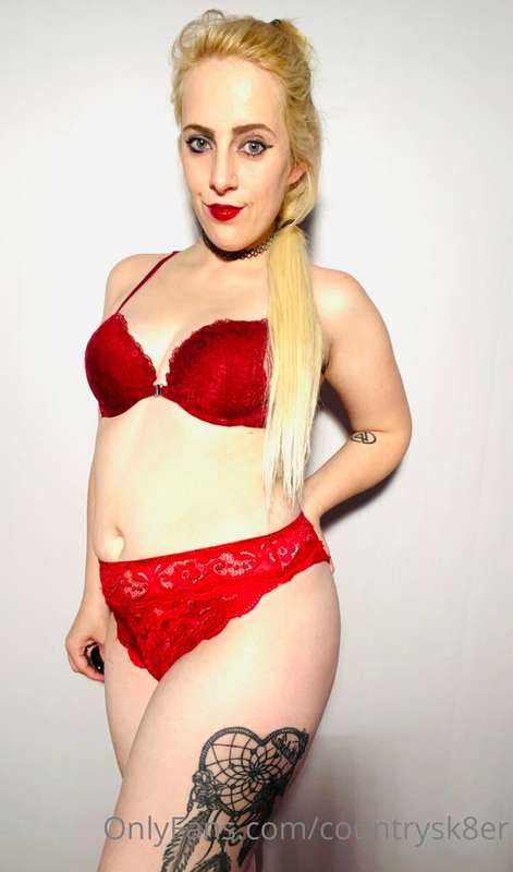 Red is my favorite color with my blonde hair (; 10