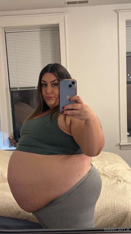 My belly right now after chugging a huge blender f of weight.. 3