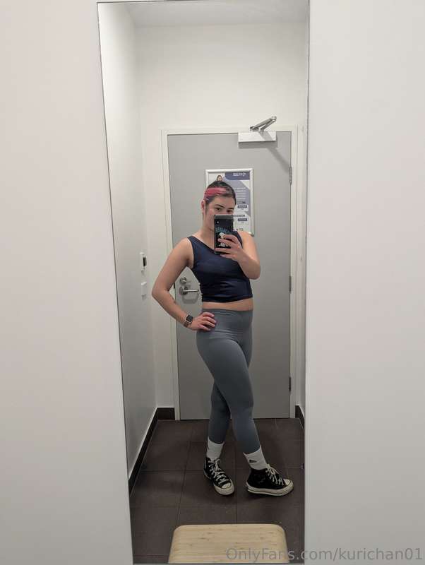 Off to the gym, but first a sneaky pic for you. 