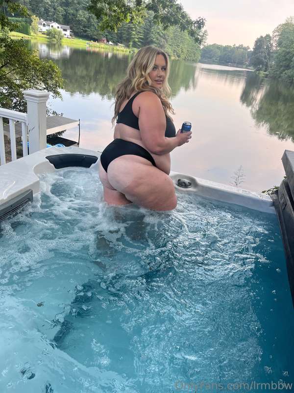 Join me for a beer, the water and view are perfect 😈😋 3