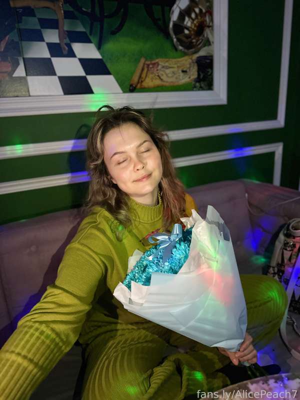 Alicepeach7 - Fansly - 19 Dec, 2023