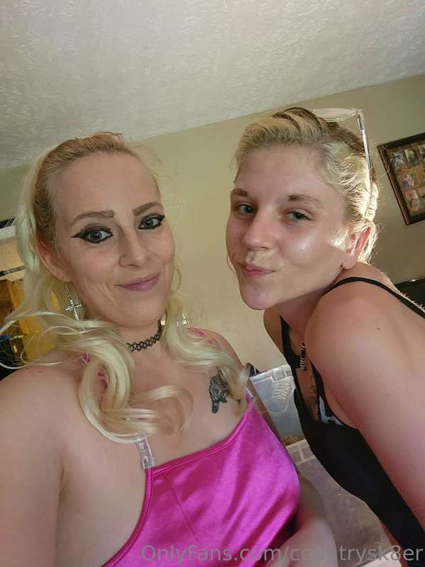 Me and this sexi friend doing naughty pics and videos soon (.. 4