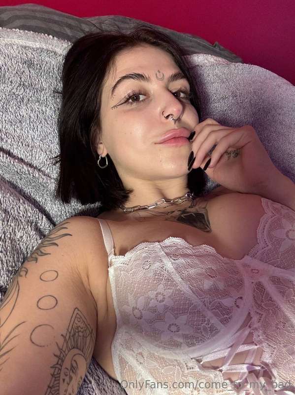 just laying and waiting for you🥰