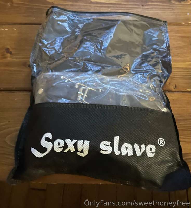 Make me your sexy little slave today, dm. Birthday prices ar..