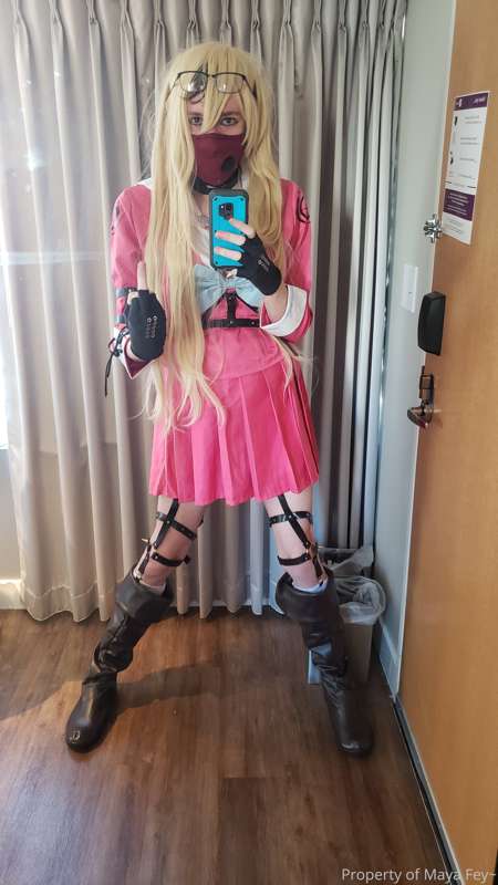 A gorgeous girl genius strokin' her big dick is pretty fucki..