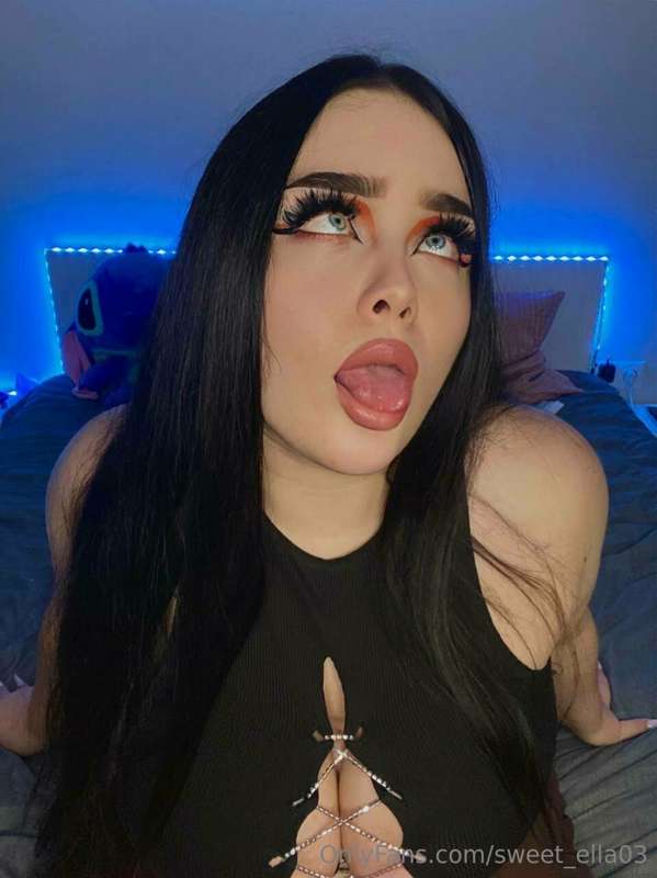 Honey, do you like anime series🤪👅