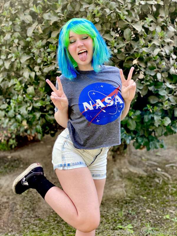 Earth-Chan uwu 2
