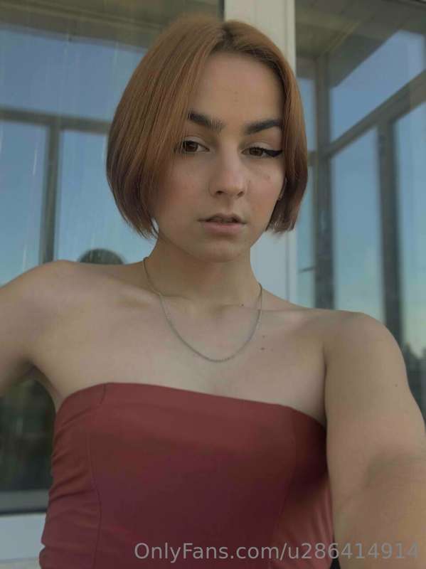 Do u like my rizz stare?😄 I know I have a lot of selfies, bu..