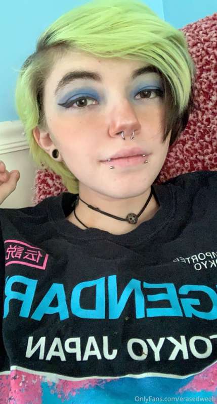 Here’s my makeup look for today, as promised 💙 