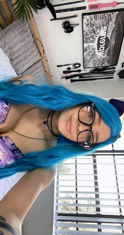 Blue hair set ^-^ or I guess step-sister late for school set.. 16