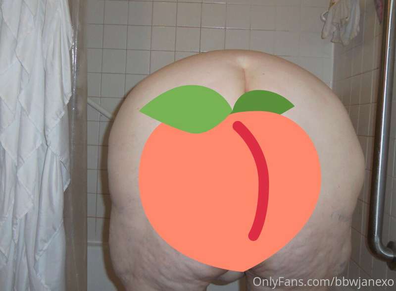 Tip in to see what's under the peach! 🍑😻