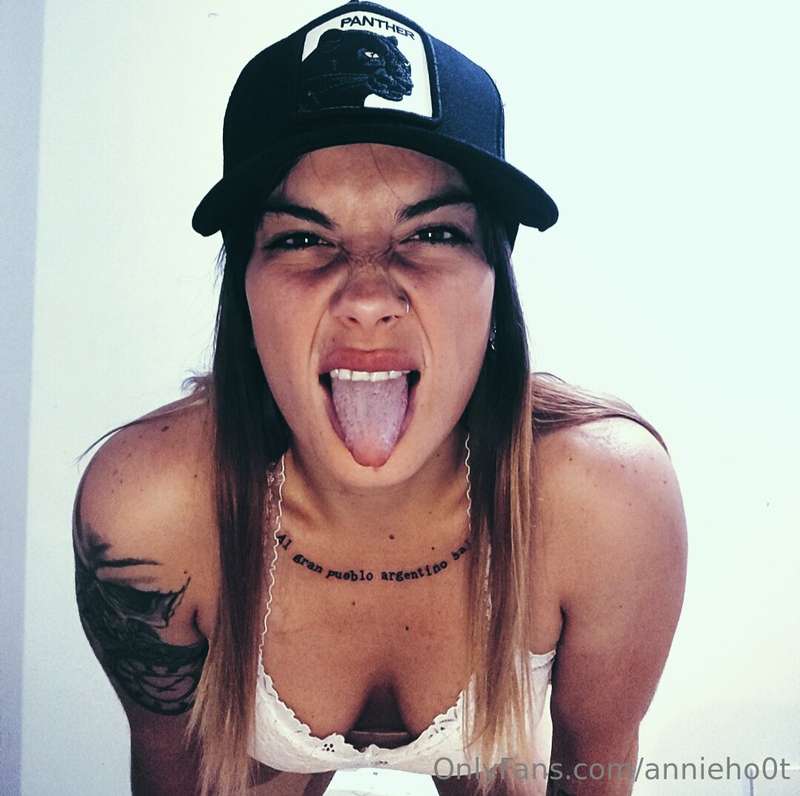 Annieho0T - Onlyfans - 21 Apr, 2025