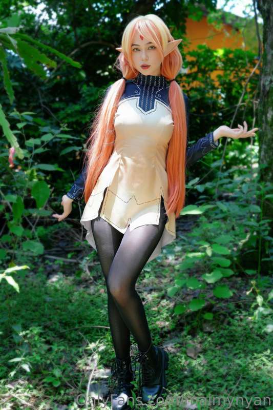 Today a close friend came to help me to take some cosplay pi.. 3