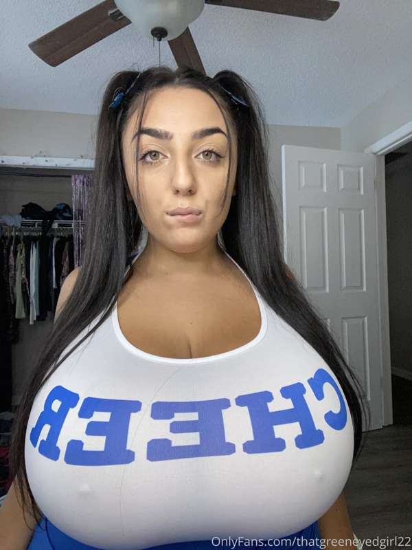 I’m the cheer leader that fucks the football team in the loc.. 7