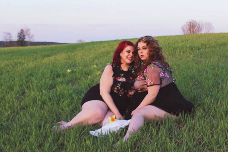 Here’s some uncensored BBW field titties ily. 🌙💖 1