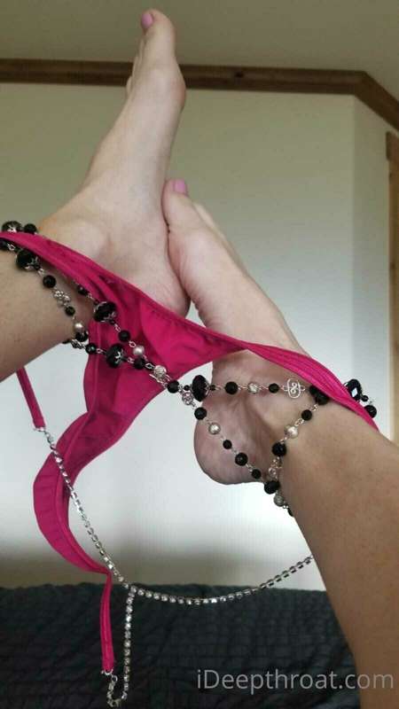 Shout out to all my foot lovers out there. This is for you!